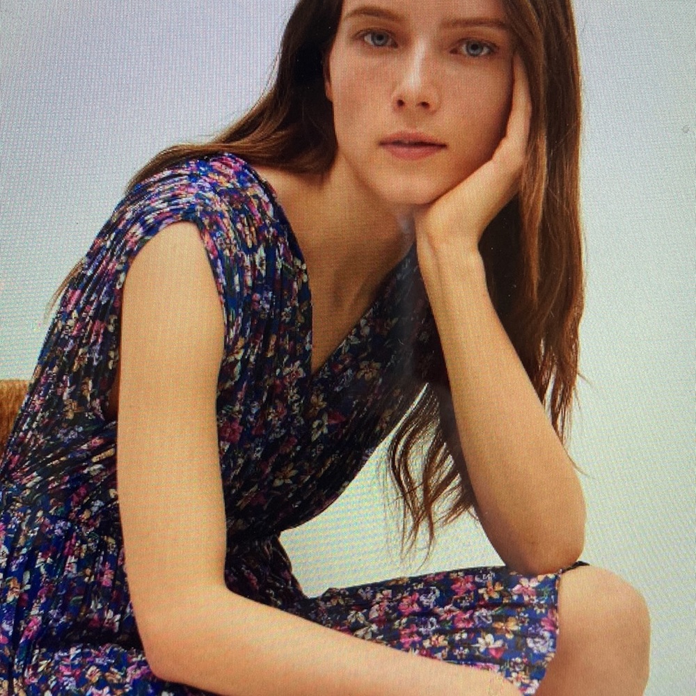 Mango Pleated Short Dress EUC